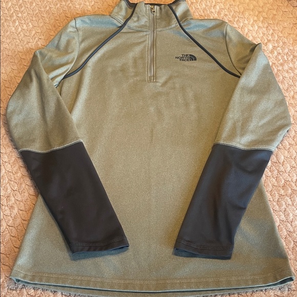 The North Face Tops - The North Face 1/4 zip up fleece - size women’s Medium